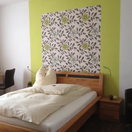 Zur Alten Kaserne ホテル 3*