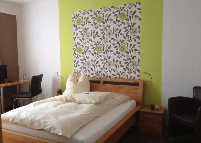 Zur Alten Kaserne ホテル 3*