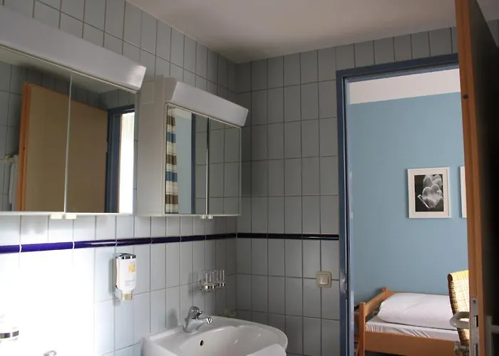 Zur Alten Kaserne ホテル 3*