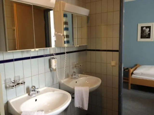ホテル Zur Alten Kaserne 3*